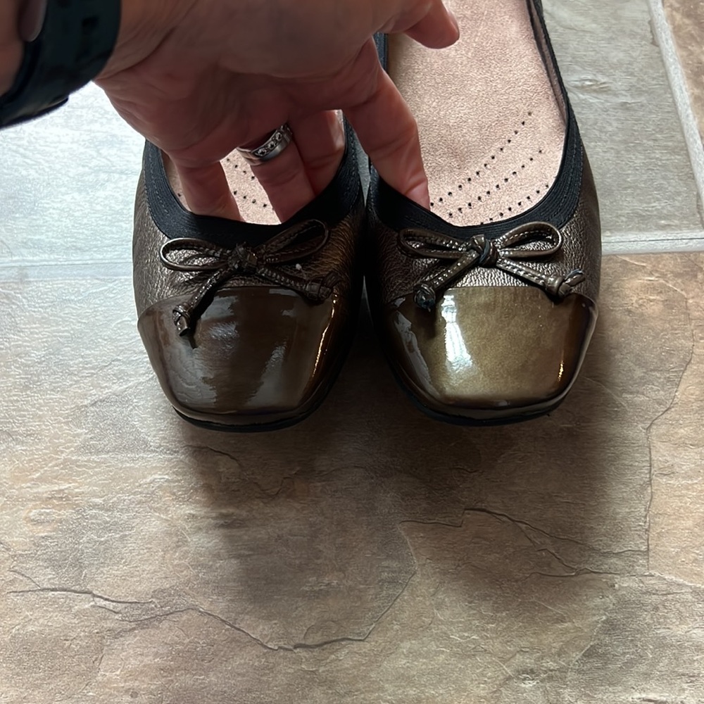 Clark’s Slip Ons-Size 10N - Picture 4 of 9
